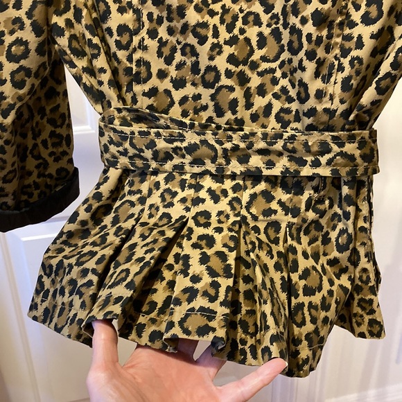H&M leopard rain jacket. Double-breasted. Belted.  Size 8 - Picture 10 of 10